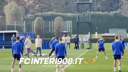 VIDEO FCIN1908 / Inter, Asllani in gruppo… con un tutore al ginocchio