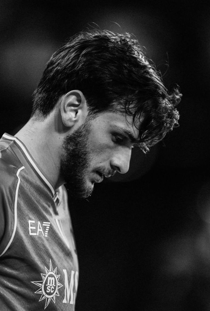 “Per sempre il nostro 77!”: il Napoli celebra sui social i 25 anni di Kvara – GALLERY - immagine 7