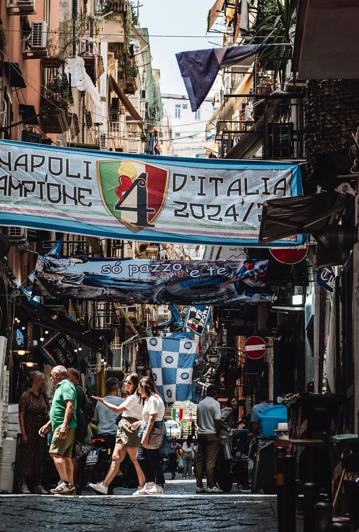 Il Napoli ha pubblicato gli scatti più belli in città ad un mese dalla vittoria dello scudetto