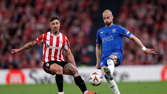 BILBAO, SPAIN - APRIL 17: Vaclav Cerny of Rangers FC controls the ball whilst under pressure from Yeray of Athletic Club during the UEFA Europa League 2024/25 Quarter Final Second Leg match between Athletic Club and Rangers FC at Estadio de San Mames on April 17, 2025 in Bilbao, Spain. (Photo by Ion Alcoba Beitia/Getty Images) Spagna, Yeray positivo all’antidoping. Le sue parole: “Notizia devastante” - immagine 1