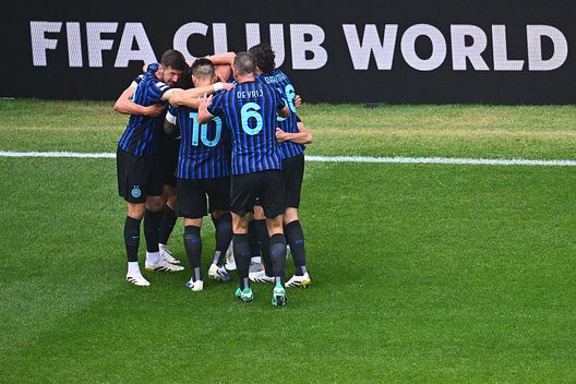 I giocatori dell'Inter festeggiano in gruppo (Foto di Mattia Ozbot - Inter/Inter via Getty Images) I giocatori dell'Inter festeggiano in gruppo