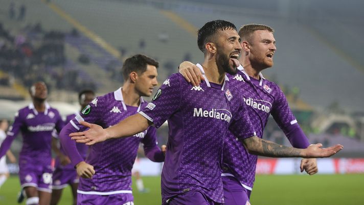 FLORENCE, ITALY - NOVEMBER 30: Nicolás Iván González of ACF Fiorentina celebrates after scoring a goal during the match between of ACF Fiorentina and KRC Genk - Group F - Uefa Eurcopa Conference League 2023/24 at Stadio Artemio Franchi on November 30, 2023 in Florence, Italy. (Photo by Gabriele Maltinti/Getty Images) Fiorentina-Genk 2-1: finale incandescente! La decide Nico Gonzalez - immagine 1