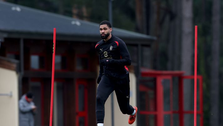 Ruben Loftus-Cheek (centrocampista AC Milan), qui durante una seduta di allenamento con i rossoneri a Milanello | Milan News (Getty Images) Ruben Loftus-Cheek AC Milan allenamento Milan Milanello