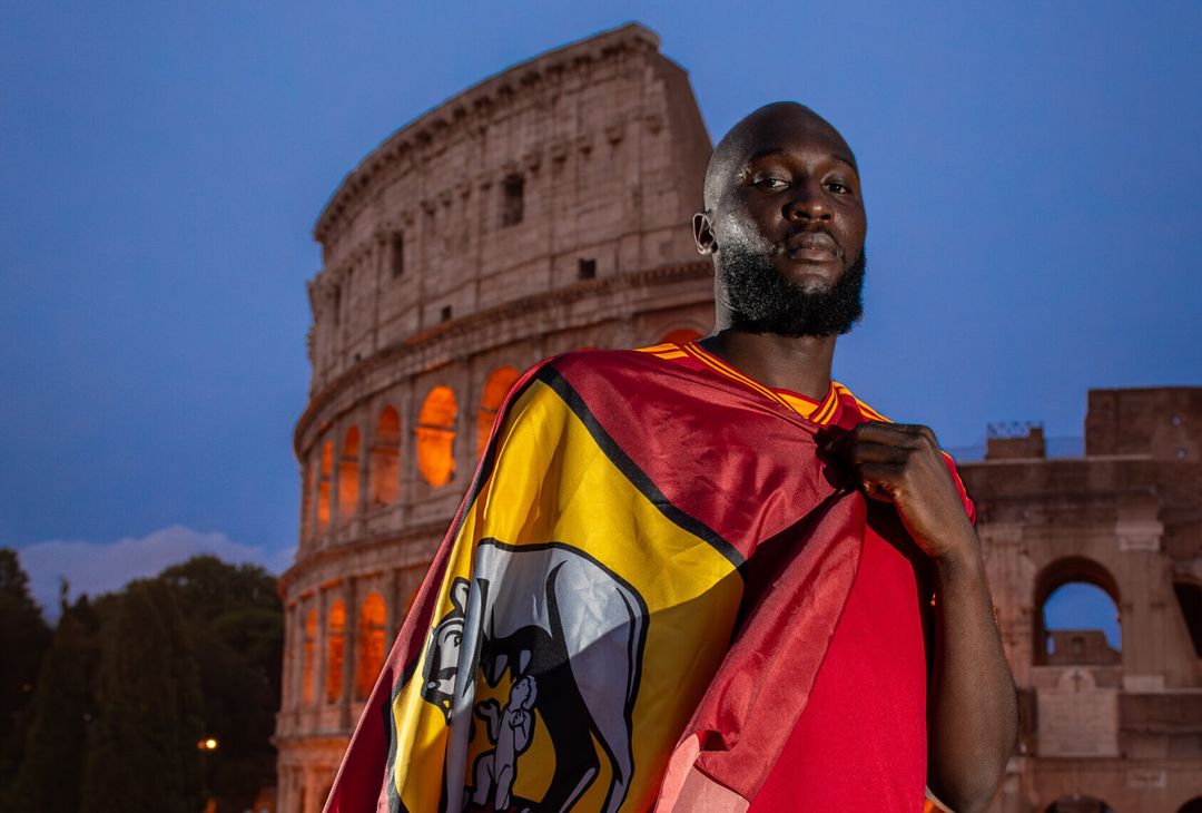 Roma, Lukaku è ufficiale: i primi suggestivi scatti in giallorosso – FOTO GALLERY - immagine 25