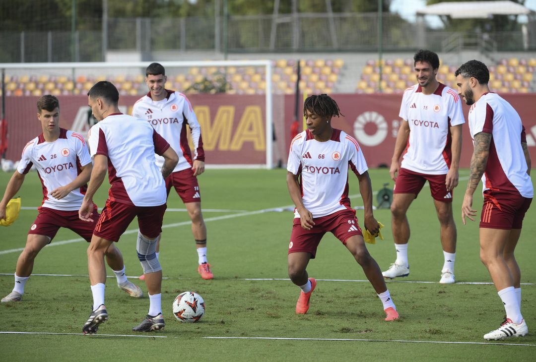 Trigoria, la ripresa degli allenamenti in vista della Dinamo Kiev – FOTO GALLERY - immagine 4