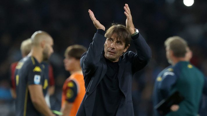 La trasferta di Lecce, al di là dell'esito finale, rappresenterà uno scenario di festa per Antonio Conte, allenatore del Napoli. conte napoli lecce