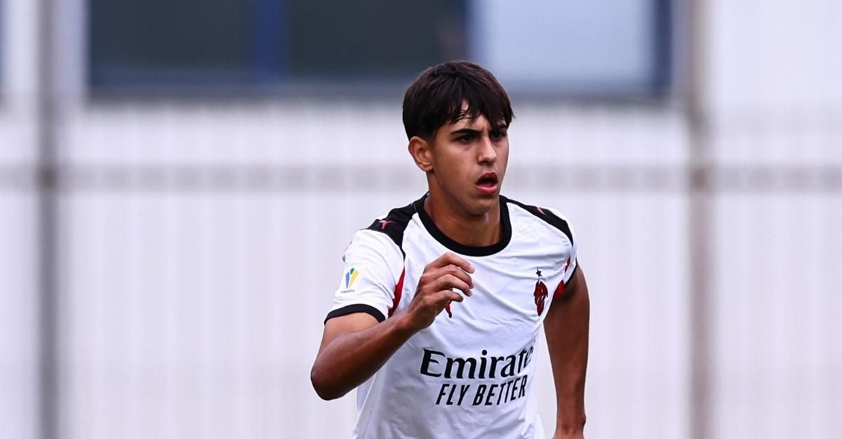 Milan Primavera, Nolli: “Mi piace attaccare, ma voglio migliorare in difesa. In futuro …” Milan Primavera, Nolli: “Mi piace attaccare, ma voglio migliorare in difesa. In futuro …”