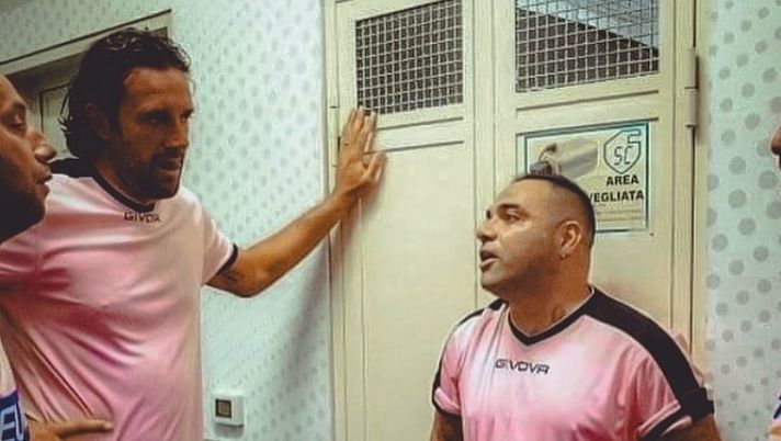 Miccoli, il fratello attacca Toni. Fabrizio replica: “Non condivido, stimo Luca” Miccoli, il fratello attacca Toni. Fabrizio replica: “Non condivido, stimo Luca” - immagine 1