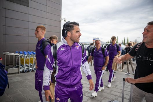 GERMOGLI PH: 20 SETTEMBRE 2023 FIRENZE LA FIORENTINA E' PARTITA DALL'AEROPORTO DI PERETOLA DIREZIONE GENK IN VISTA DELLA PRIMA PARTITA DELLA FASE A GIRONI DELLA CONFERENCE LEAGUE NELLA FOTO SOTTIL Riccardo Sottil