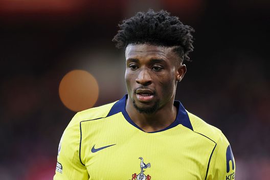 Nottingham, Inghilterra - 14 dicembre 2025: Mohammed Kudus durante il match contro il Nottingham Forest. (Foto di Michael Regan/Getty Images) Tottenham-Liverpool, dove vedere la partita in diretta tv e streaming LIVE- immagine 2