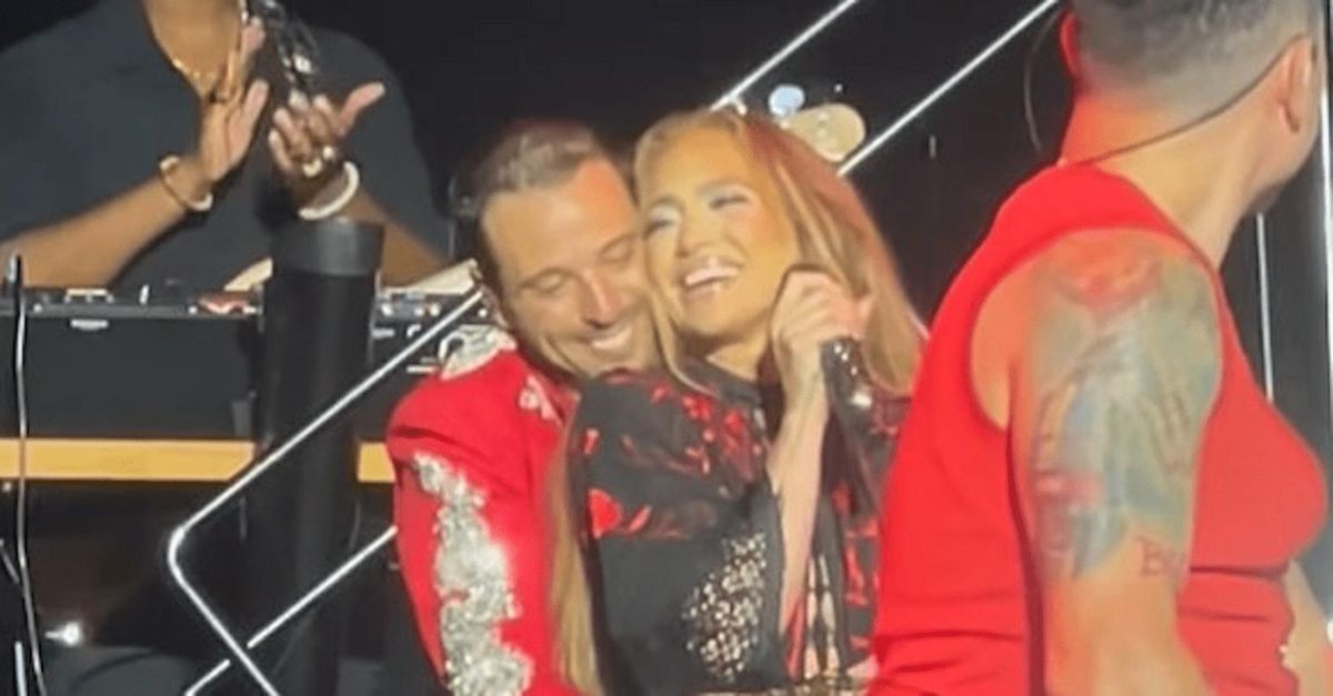 Sul palco con Jennifer Lopez, Giofré: “Cuore pieno di gioia. Ballare con te…”