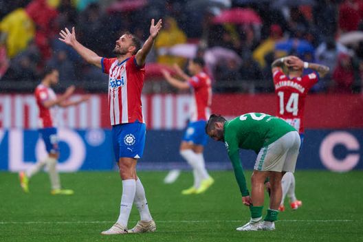 GIRONA, SPAGNA - MARZO 31: Cristian Stuani, attuale attaccante del Girona. (Foto di Pedro Salado/Getty Images) Dalla Reggina al Girona: Stuani trascina ancora i catalani, Michel lo celebra- immagine 3