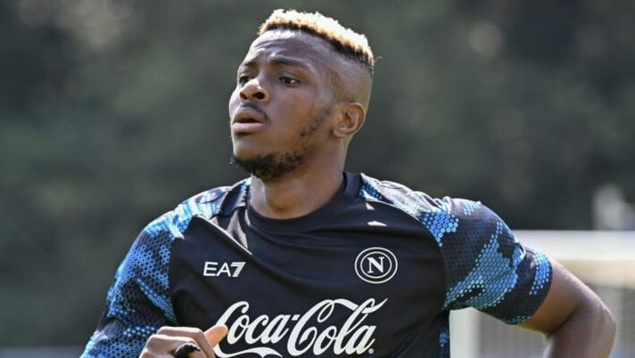 DIMARO, ITALY - JULY 16: SSC Napoli player Victor Osimhen attends the morning training session at Dimaro Sport Center, on July 16 2024 in Dimaro (Trento), Italy. (Photo by SSC NAPOLI/SSC NAPOLI via Getty Images) Napoli, novità Osimhen: è tornato a lavorare in gruppo. Le ultime dopo l’allenamento - immagine 1