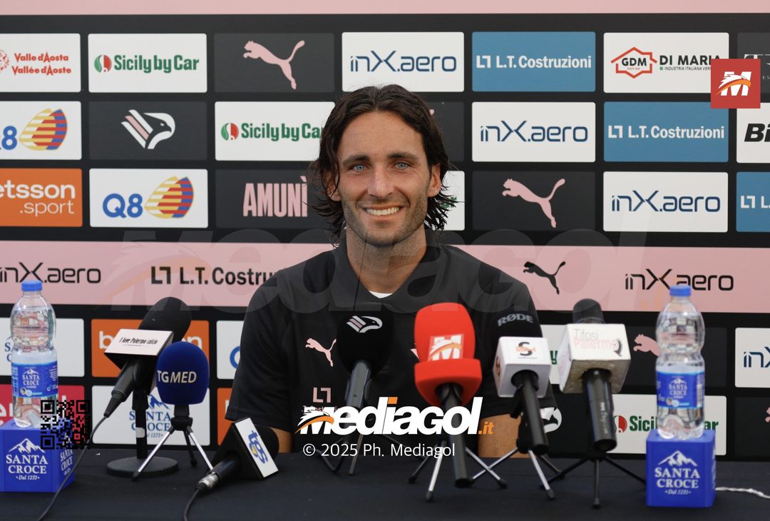 FOTO, Tommaso Augello si presenta in conferenza Palermo FC - immagine 11