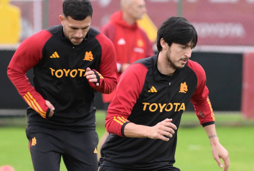 Roma Lallenamento In Vista Dello Slavia Praga Foto Gallery