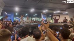 VIDEO/ Soulé a Roma, troppi tifosi…e il Van non riesce a partire