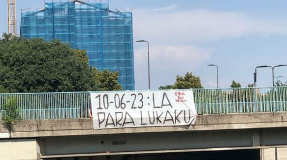 Milan, la Curva Sud ‘accoglie’ l’Inter: “Resti vice campione”- immagine 3