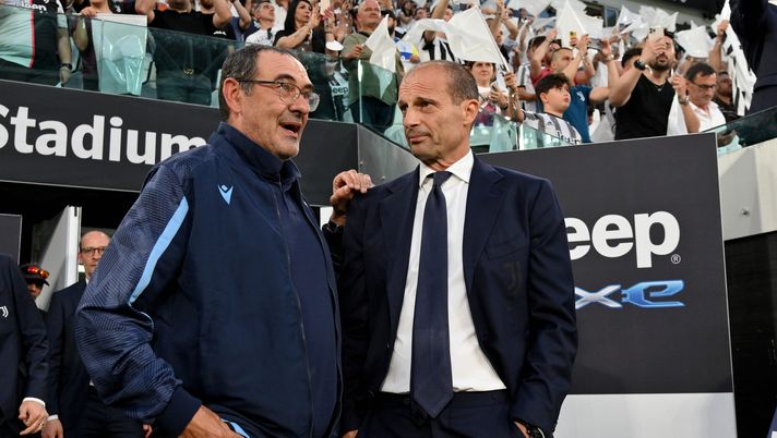 TURIN, ITALY - MAY 16: SS Lazio head coach Maurizio Sarri and Juventus head coach Massimiliano Allegri prior the Serie A match between Juventus and SS Lazio at Allianz Stadium on May 16, 2022 in Turin, Italy. (Photo by Marco Rosi - SS Lazio/Getty Images) Milan, prima di Conceicao sondati e scartati Sarri e Allegri: il retroscena - immagine 1