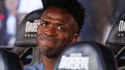Vinicius al centro delle critiche. E Van Der Vaart non le manda a dire: “È orribile”