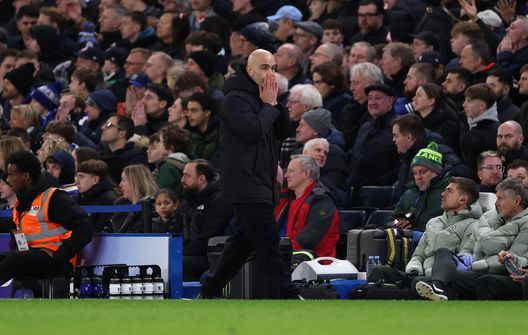 LONDRA, INGHILTERRA - 13 DICEMBRE: Enzo Maresca, allenatore del Chelsea, reagisce durante la partita di Premier League tra Chelsea ed Everton a Stamford Bridge il 13 dicembre 2025 a Londra, Inghilterra. (Foto di Justin Setterfield/Getty Images)