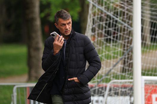 CAIRATE, ITALY - MAY 18: AC Milan Director Paolo Maldini looks on during an AC Milan training session at Milanello on May 18, 2023 in Cairate, Italy. (Photo by Giuseppe Cottini/AC Milan via Getty Images) Sabatini: “Milan? Contro Maldini e Massara gesto arrogante e insopportabile”- immagine 2