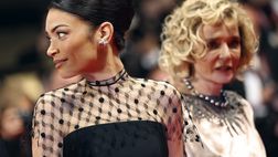 Elodie: “Scena della doccia a tre? Una cosa tra amiche. Imbarazzata con Valeria Golino”