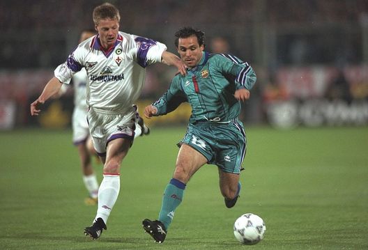 Firenze, 24 aprile 1997: Stefan Schwarz e Sergi Barjuan durante la semifinale di Coppa delle Coppe tra Fiorentina e Barcellona. Credit: Shaun Botterill /Allsport Fiorentina-Betis Siviglia, i precedenti dei viola contro le spagnole- immagine 2