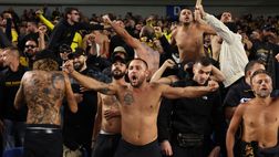 Tifosi dell’AEK contro i rivali in casa propria. L’Olympiacos non è gradito
