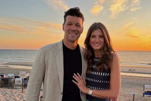 Instagram @sophia.schneiderhan Ballack: “La mia compagna non è l’ex fidanzata di mio figlio defunto. Contro queste falsità…” - immagine 1