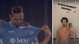 Mahmood manda in visibilio Napoli indossando la 10. Poi messaggio ‘hot’ sui social