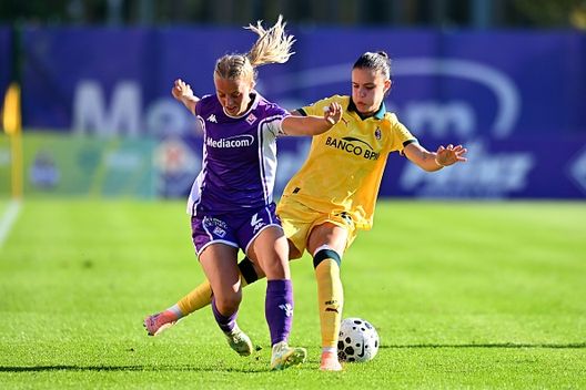 Monica Renzotti durante Fiorentina-Milan al Viola Park (Photo by AC Milan/AC Milan via Getty Images) Femminile, è successo ancora: doppia beffa finale per il Milan