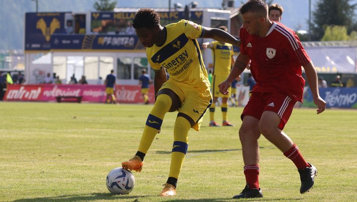 Alphadjo Cissè, proseguono i contatti tra Verona e Milan. L’Hellas chiede Nasti  Alphadjo Cissè, proseguono i contatti tra Verona e Milan. L’Hellas chiede Nasti - immagine 1