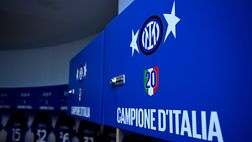 VIDEO / Inter, spogliatoio tappezzato con le due stelle e la scritta “Campioni d’Italia”