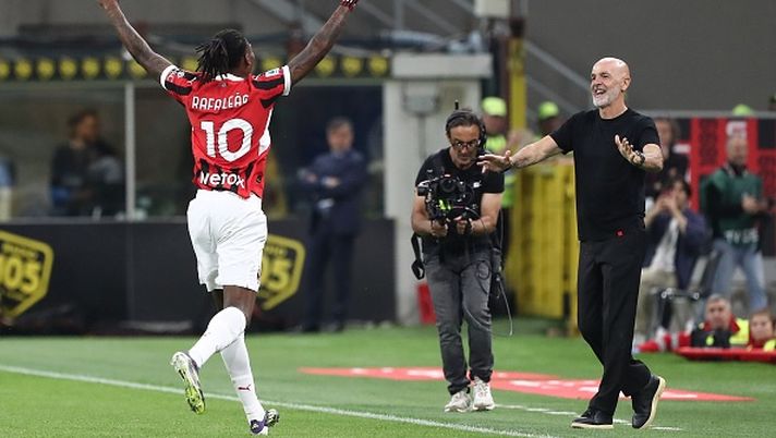 MILAN, ITALY - MAY 25: Stefano Pioli, Head Coach of AC Milan, celebrates with Rafael Leao of AC Milan after he scores his team's first goal during the Serie A TIM match between AC Milan and US Salernitana at Stadio Giuseppe Meazza on May 25, 2024 in Milan, Italy. (Photo by Marco Luzzani/Getty Images) rafa-leao-lultimo-gol-contro-pioli-quel-precedente-fra-gigio-e-sinisa