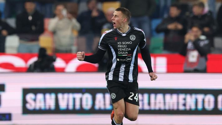 UDINE, ITALY - DECEMBER 08: Jakub Piotrowski of Udinese celebrates scoring a goal during the Serie A match between Udinese Calcio and Genoa CFC at Stadio Friuli on December 08, 2025 in Udine, Italy. (Photo by Timothy Rogers/Getty Images) piotrowski udinese