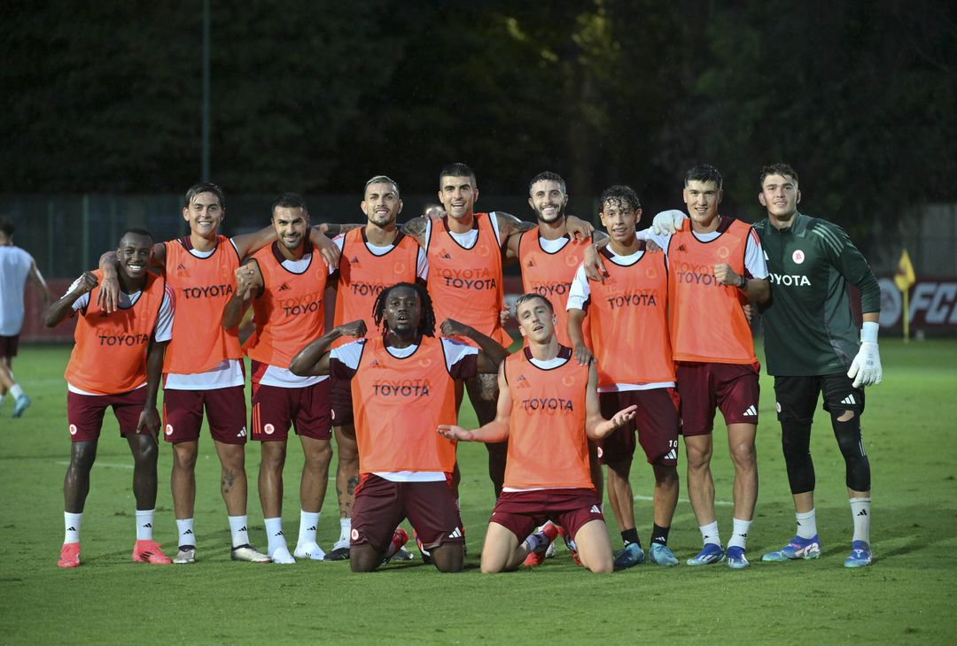 Roma, l’allenamento in vista del Genoa: out Pellegrini e Le Fée – FOTO GALLERY - immagine 9