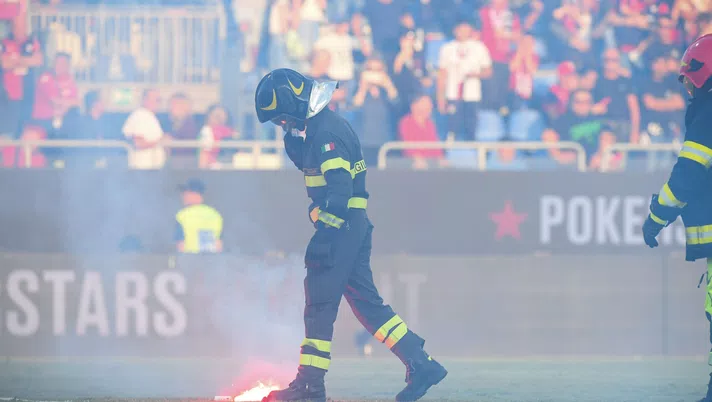 Cagliari-Napoli, ferito uno steward in curva durante gli incidenti nel primo tempo - immagine 1