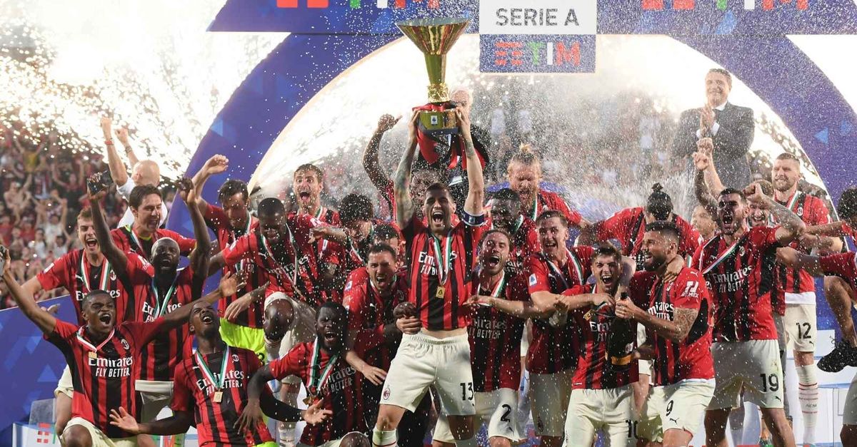 Il Milan dello scudetto 2022 non esiste più: la cessione di Leao sarebbe il colpo di grazia dopo Theo e Tonali