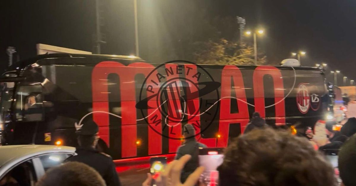 VIDEO – Verona Milan, pullman rossonero arrivato al Bentegodi | PM News