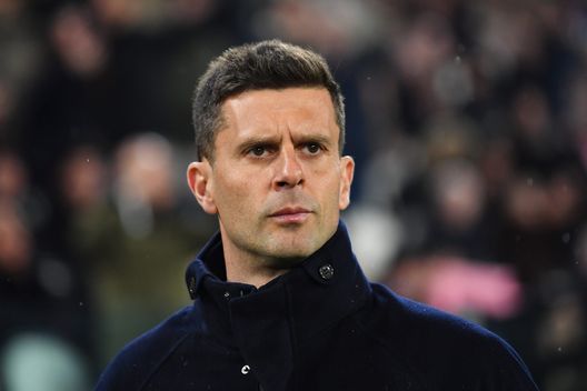 TURIN, ITALY - MARCH 09: Thiago Motta, Head Coach of Juventus, looks on prior to the Serie A match between Juventus and Atalanta at the Allianz Stadium on March 09, 2025 in Turin, Italy. (Photo by Valerio Pennicino/Getty Images) Motta