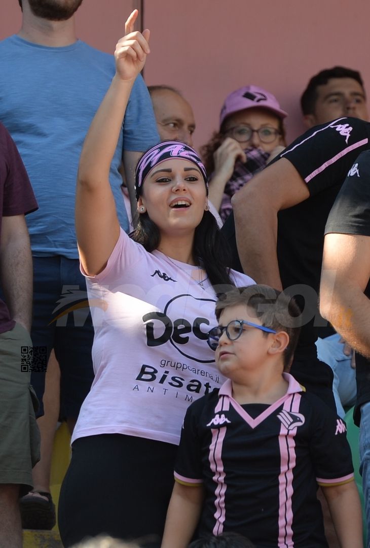 FOTOTIFO Palermo-Sudtirol 2-1, gli scatti ai tifosi al “Renzo Barbera” (GALLERY) - immagine 70