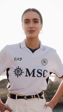 GALLERY Da oggi disponibile la nuova divisa per le trasferte: si torna total white - immagine 2