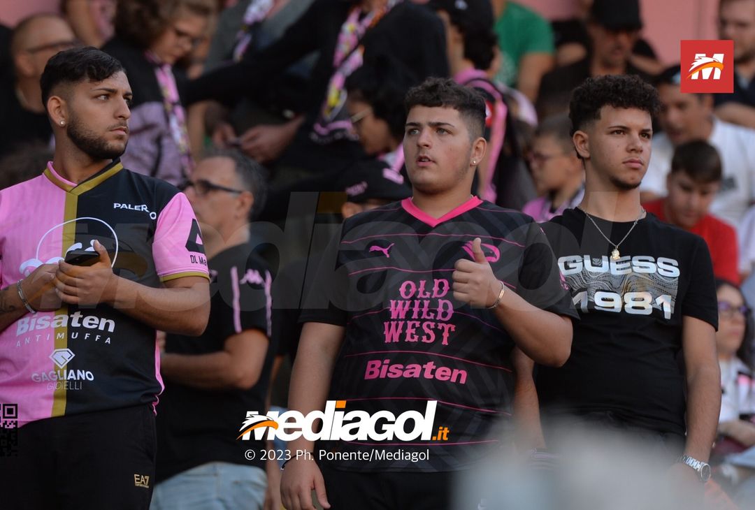 FOTOTIFO Palermo-Lecco, gli scatti ai tifosi al “Renzo Barbera” (GALLERY) - immagine 48