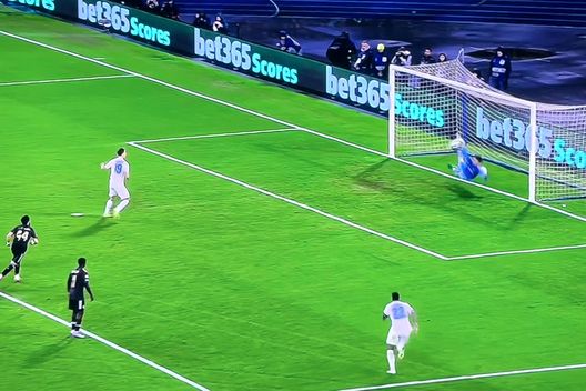 FINALE! Napoli-Qarabag 2-0: gli azzurri vincono grazie a McTominay e a un autogol - immagine 5