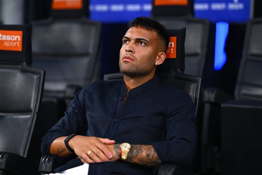 MILAN, ITALY - AUGUST 24: Lautaro Martinez of Inter looks on prior the Serie A match between Inter and Lecce at Stadio Giuseppe Meazza on August 24, 2024 in Milan, Italy. (Photo by Mattia Ozbot - Inter/Inter via Getty Images)