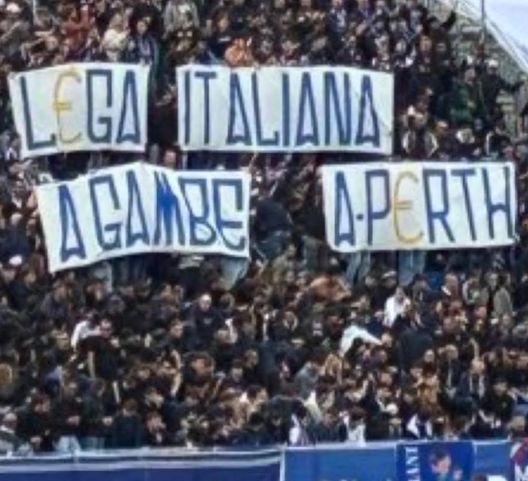 Stadio Sinigaglia, la curva lariana si è espressa oggi su Milan-Como in Australia, durante Como-Juventus 0-2 San Siro, oggi la Curva Sud Milano tornerà a colorarsi: tutti con la sciarpa